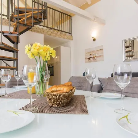 Holiday home 3 Bedroom Beautiful In Zemunik Gornji Vlasnovic