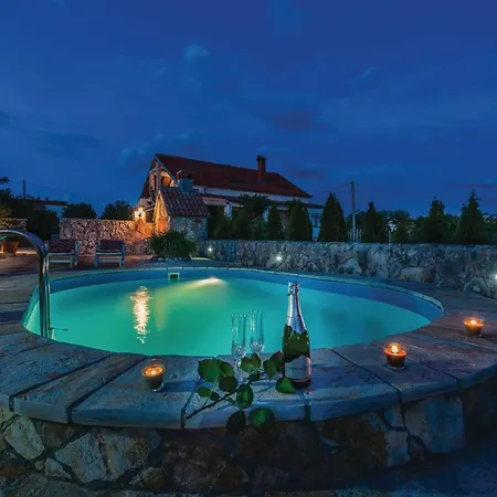 3 Bedroom Beautiful In Zemunik Gornji