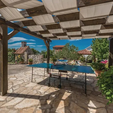 Holiday home 3 Bedroom Beautiful In Zemunik Gornji *